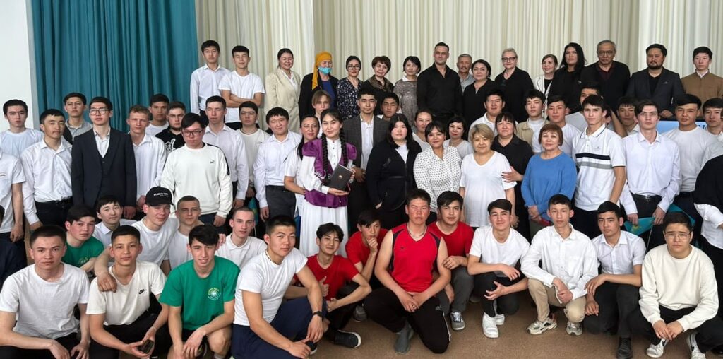 Today, at the Technical College of the Akimat of Astana, a meeting was held with a famous athlete, the pride of Kazakhstanis, the world boxing champion among women Lazzat Kungeibayeva.